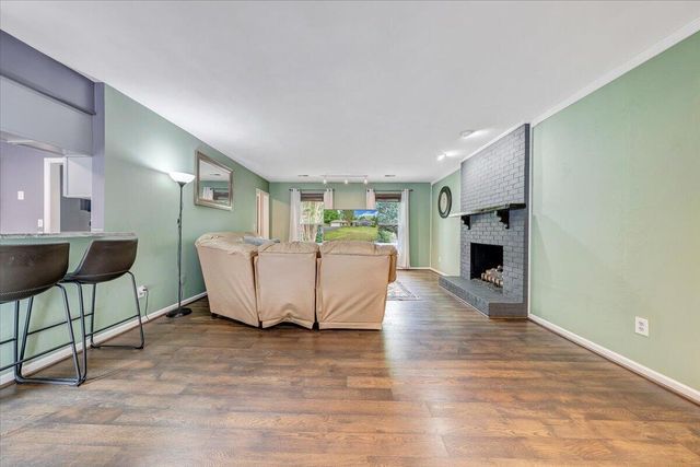 1233 Martha DR, Roanoke, VA 24019