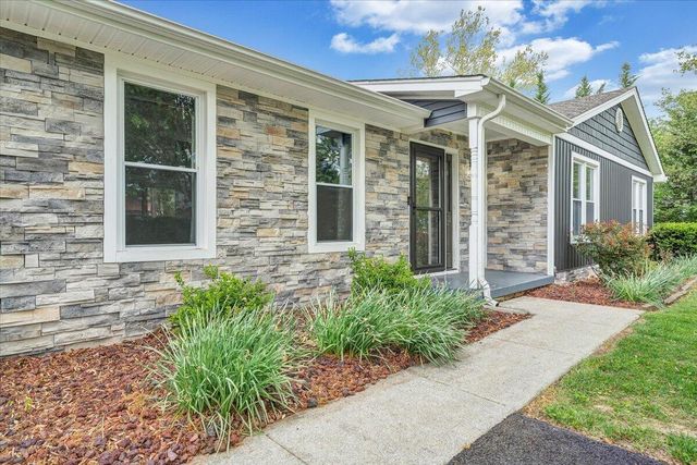 1233 Martha DR, Roanoke, VA 24019