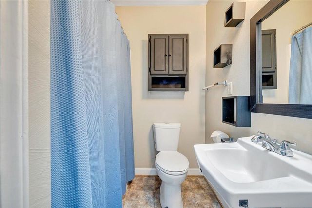 1233 Martha DR, Roanoke, VA 24019