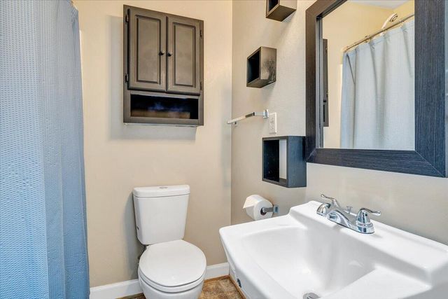 1233 Martha DR, Roanoke, VA 24019