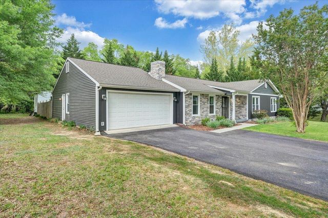 1233 Martha DR, Roanoke, VA 24019