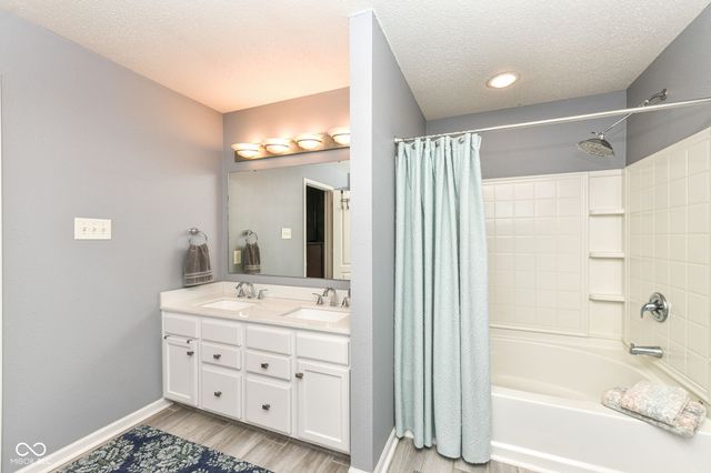 10356 Lee Stewart Lane, Fishers, IN 46038