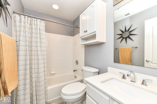 10356 Lee Stewart Lane, Fishers, IN 46038