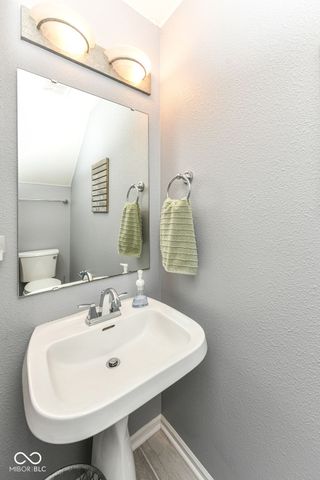 10356 Lee Stewart Lane, Fishers, IN 46038