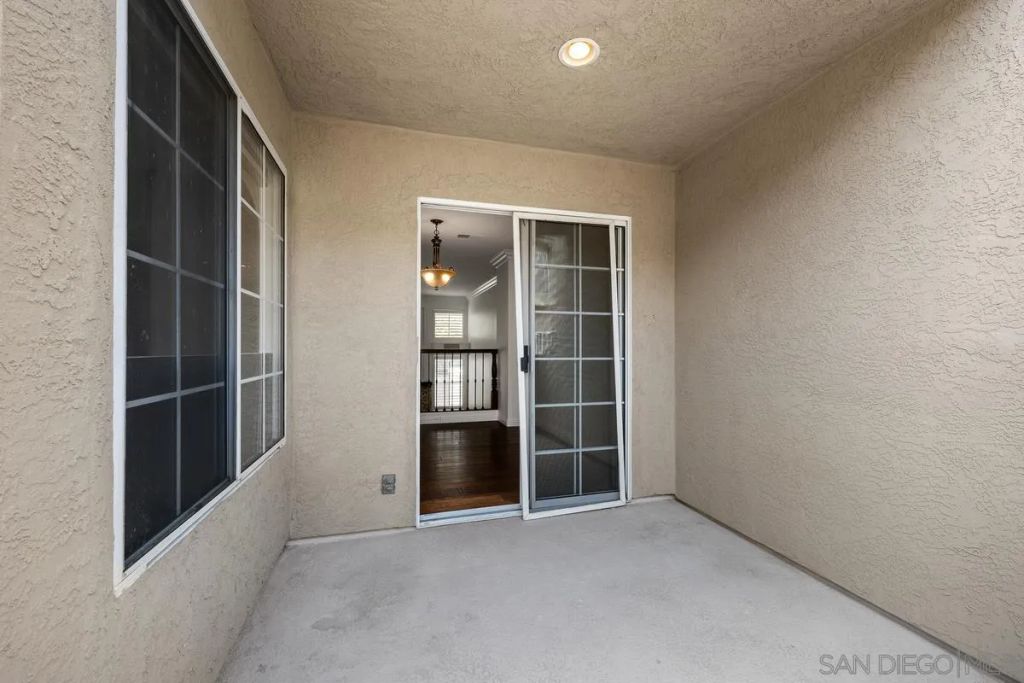 Image 15 of property listing at 12541 El Camino Real, San Diego, CA 92130