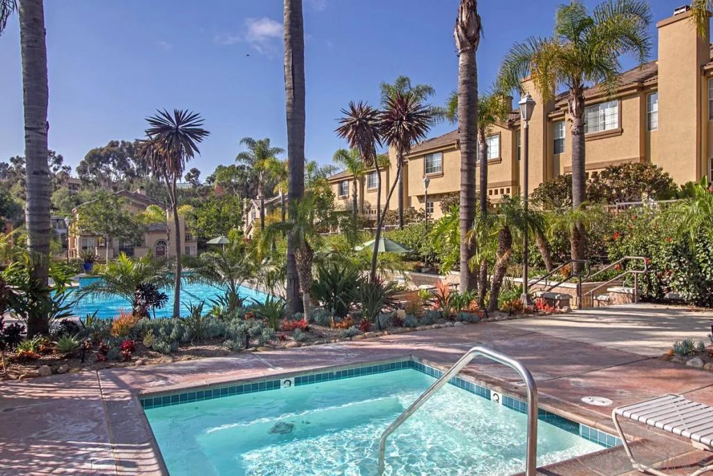 Image 28 of property listing at 12541 El Camino Real, San Diego, CA 92130