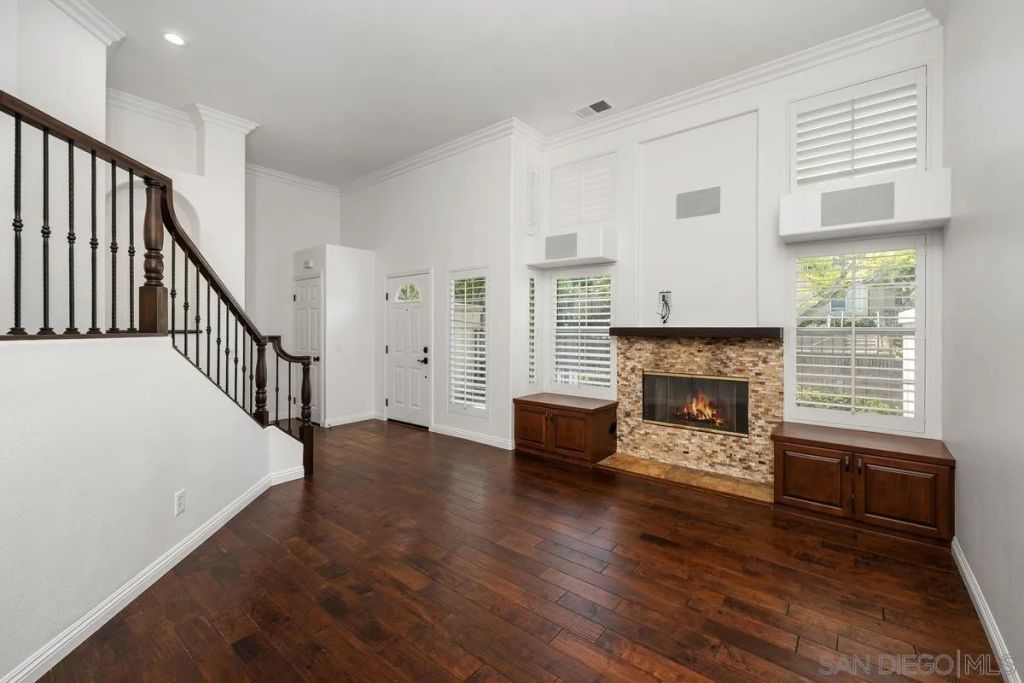 Image 5 of property listing at 12541 El Camino Real, San Diego, CA 92130