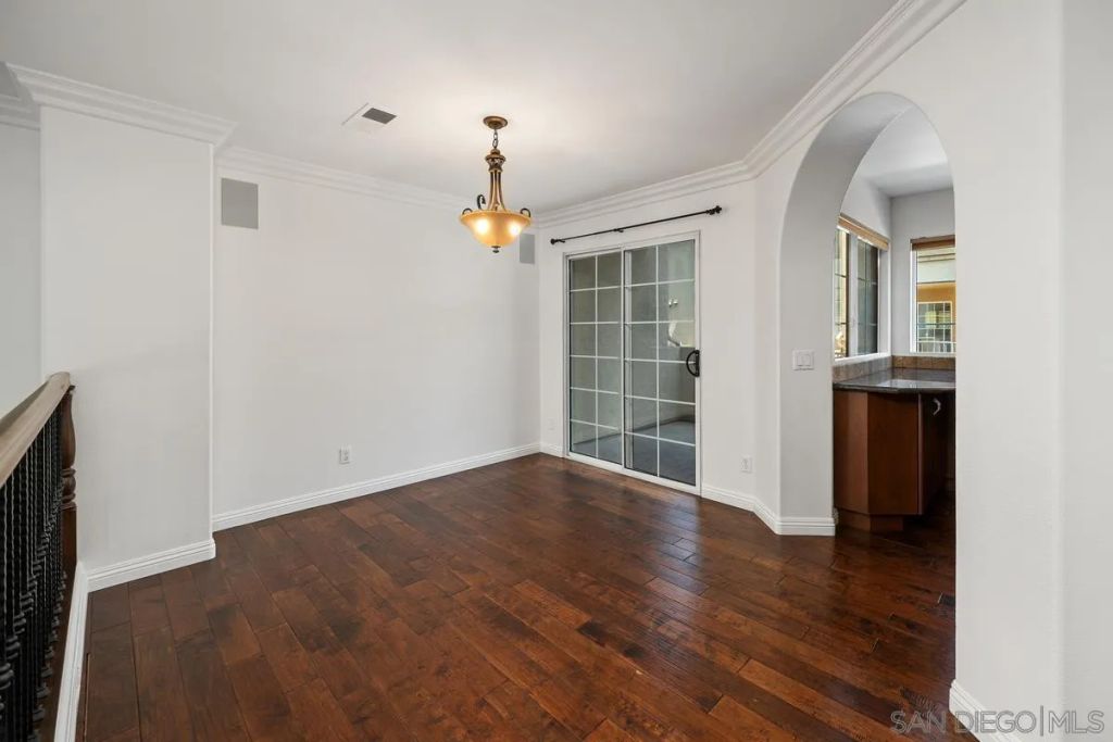 Image 9 of property listing at 12541 El Camino Real, San Diego, CA 92130