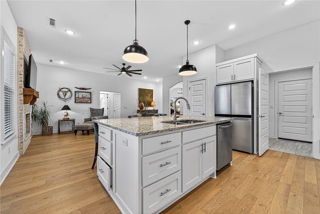 1669 N Pershing Street, Fayetteville, AR 72704