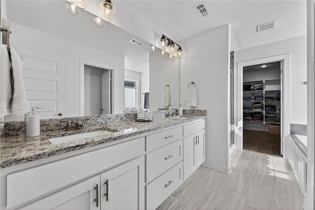 1669 N Pershing Street, Fayetteville, AR 72704