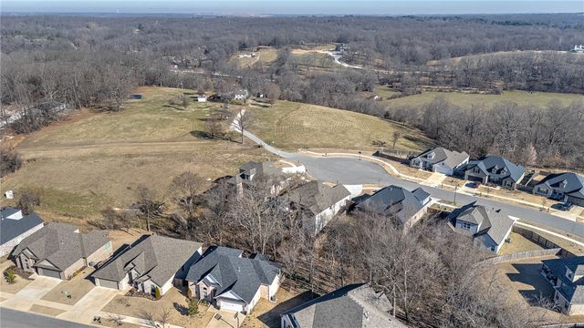 1669 N Pershing Street, Fayetteville, AR 72704