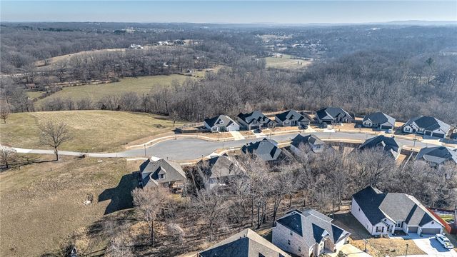 1669 N Pershing Street, Fayetteville, AR 72704