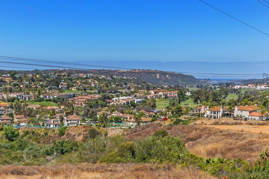 Image 1 of property listing at 3165 Vista Mar, Carlsbad, CA 92009