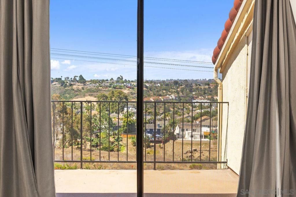Image 17 of property listing at 3165 Vista Mar, Carlsbad, CA 92009