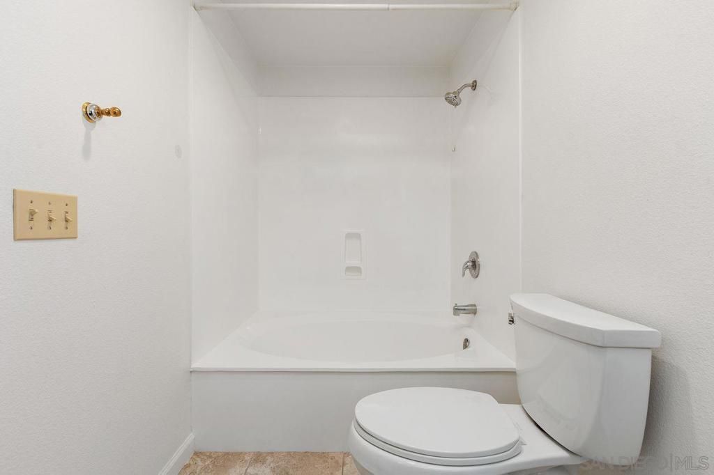 Image 19 of property listing at 3165 Vista Mar, Carlsbad, CA 92009