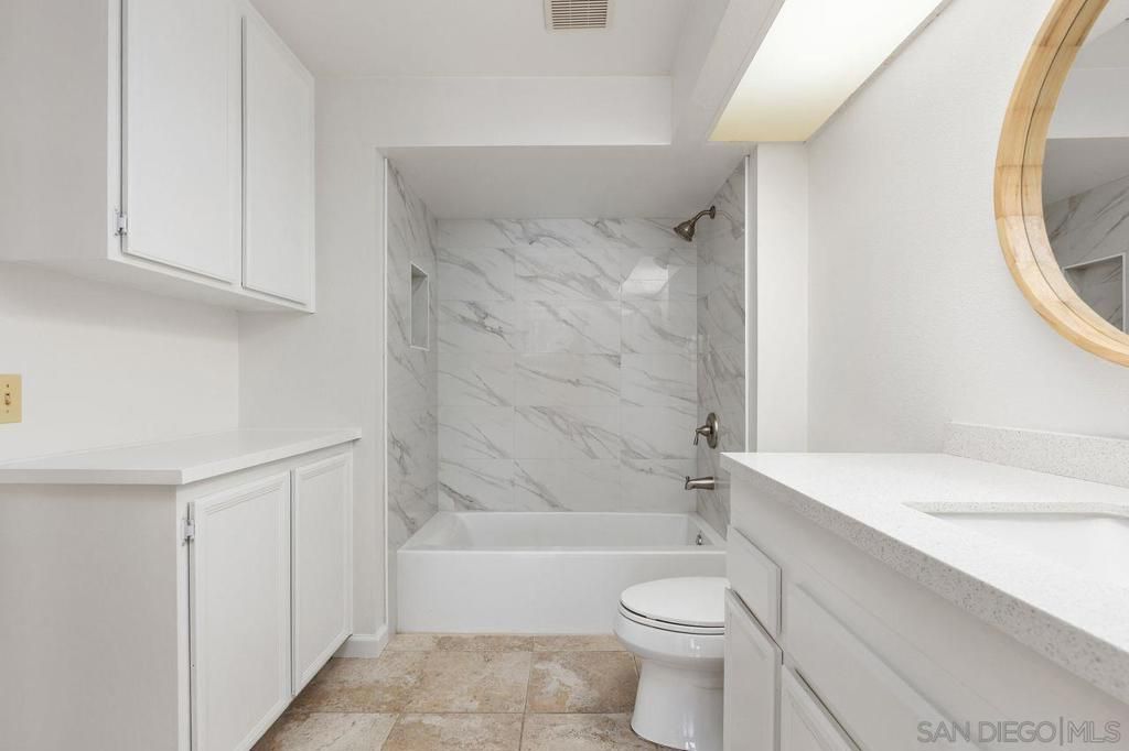 Image 33 of property listing at 3165 Vista Mar, Carlsbad, CA 92009