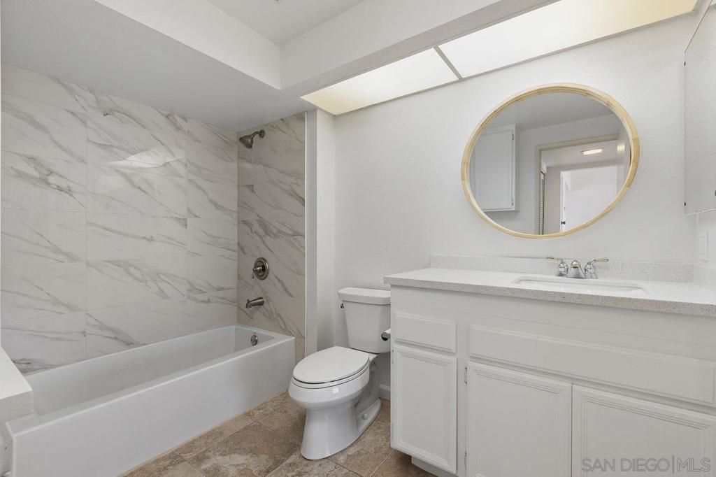 Image 34 of property listing at 3165 Vista Mar, Carlsbad, CA 92009