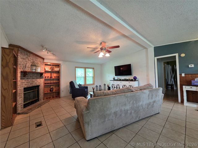 14894 E Main Street, Claremore, OK 74019
