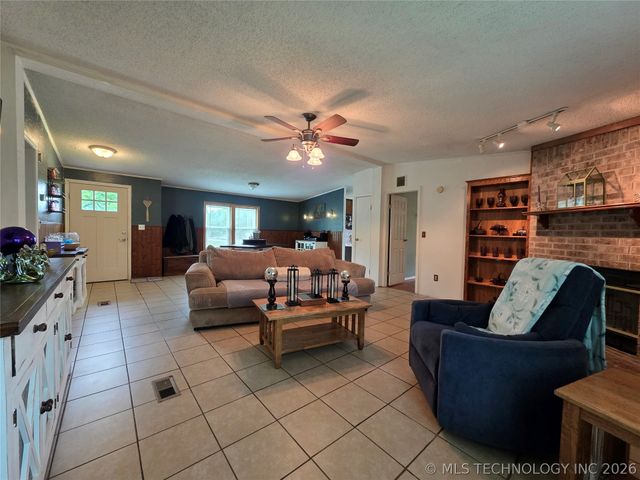 14894 E Main Street, Claremore, OK 74019