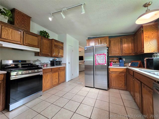 14894 E Main Street, Claremore, OK 74019
