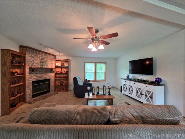14894 E Main Street, Claremore, OK 74019