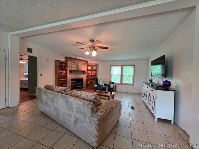 14894 E Main Street, Claremore, OK 74019