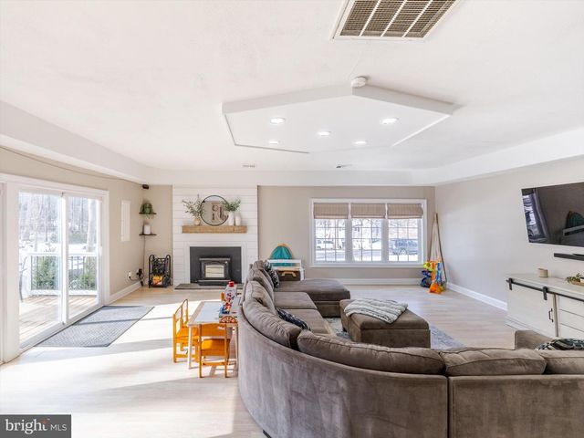 1185 WOODWARD DR, West Chester, PA 19380