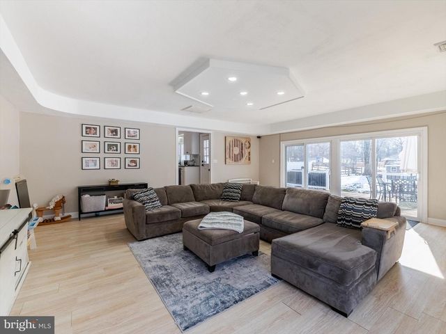 1185 WOODWARD DR, West Chester, PA 19380