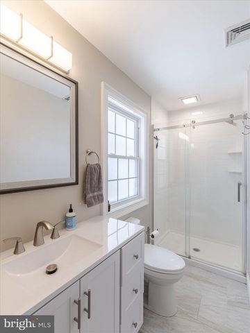 1185 WOODWARD DR, West Chester, PA 19380