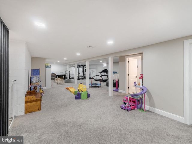 1185 WOODWARD DR, West Chester, PA 19380