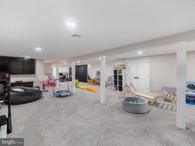 1185 WOODWARD DR, West Chester, PA 19380