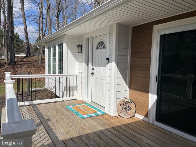 1185 WOODWARD DR, West Chester, PA 19380