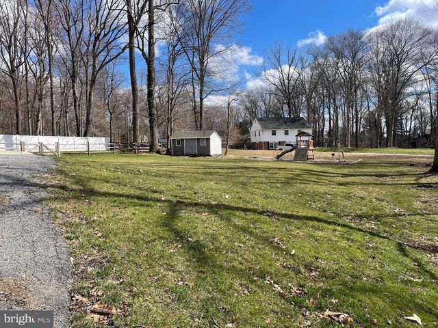 1185 WOODWARD DR, West Chester, PA 19380