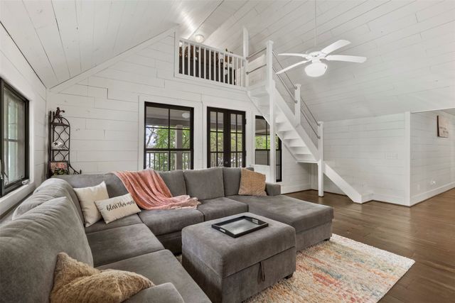 2000 N Lake Drive, Greenville, TX 75402