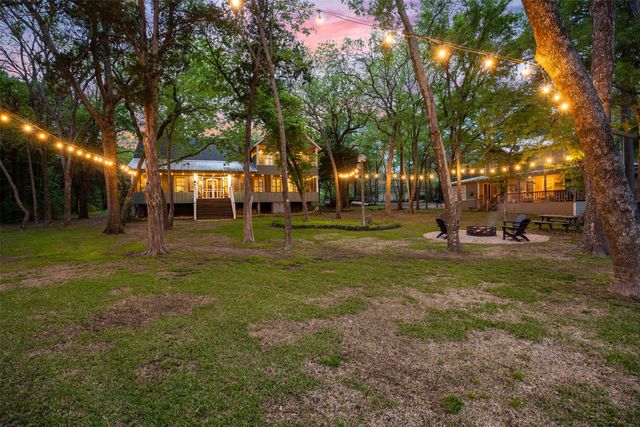 2000 N Lake Drive, Greenville, TX 75402