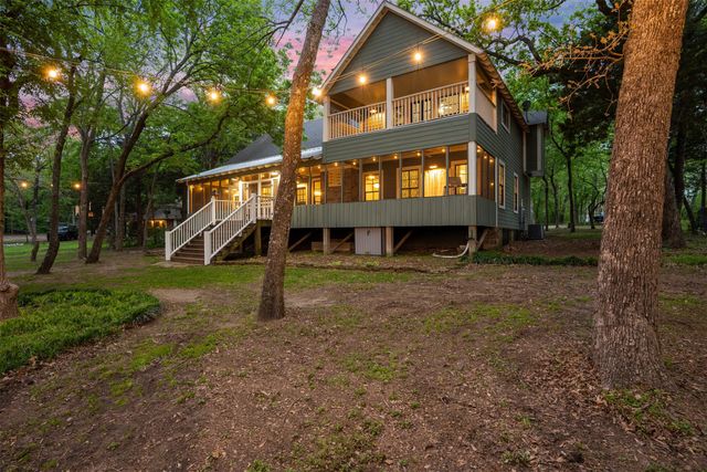 2000 N Lake Drive, Greenville, TX 75402