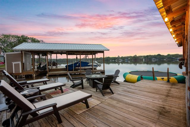 2000 N Lake Drive, Greenville, TX 75402