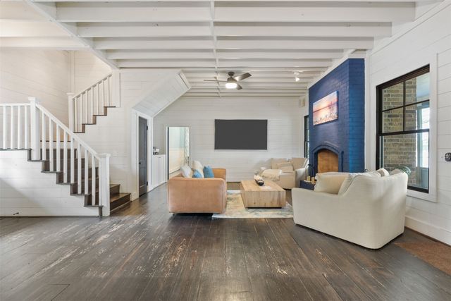 2000 N Lake Drive, Greenville, TX 75402