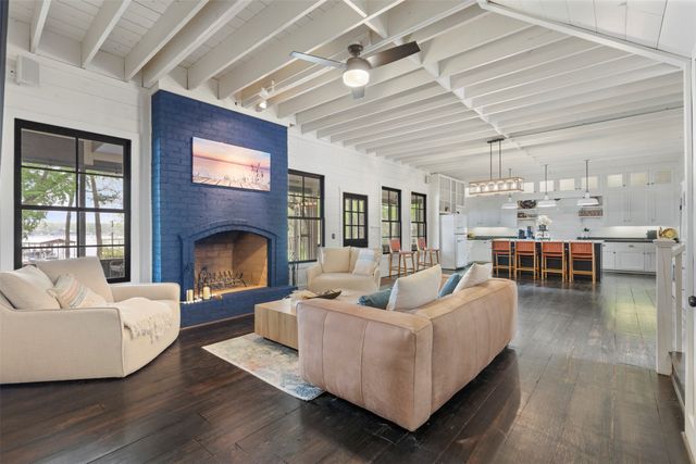 2000 N Lake Drive, Greenville, TX 75402