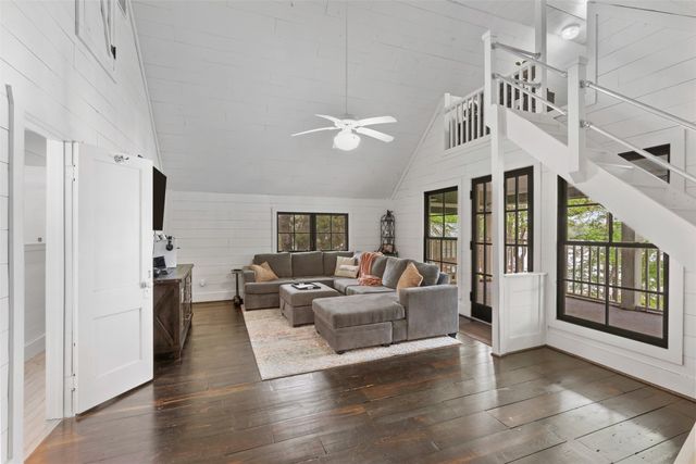 2000 N Lake Drive, Greenville, TX 75402