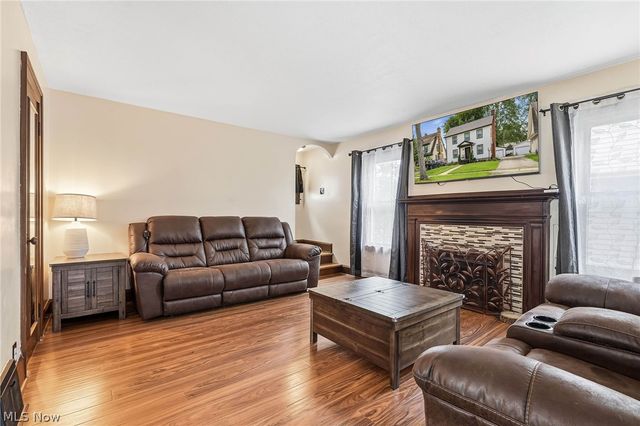 109 Stanford Avenue, Elyria, OH 44035