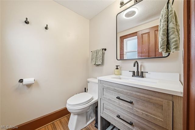 109 Stanford Avenue, Elyria, OH 44035
