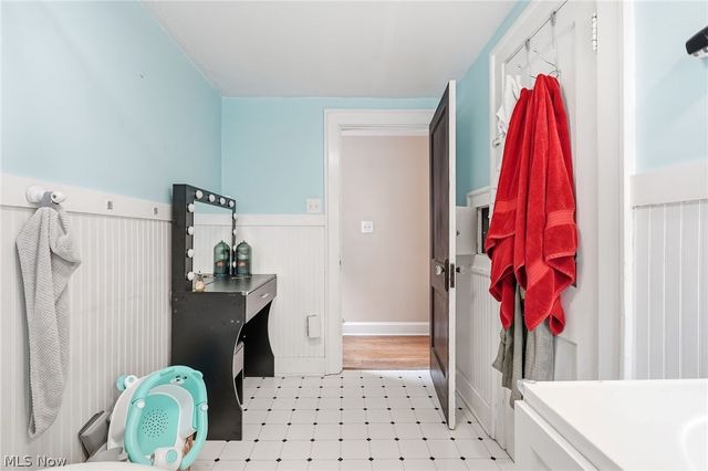 109 Stanford Avenue, Elyria, OH 44035