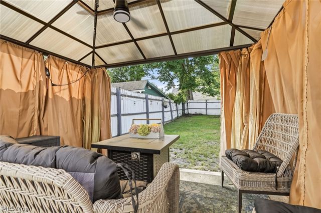 109 Stanford Avenue, Elyria, OH 44035