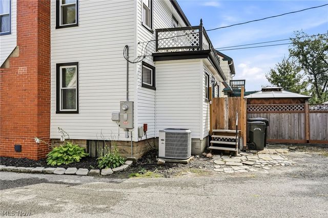 109 Stanford Avenue, Elyria, OH 44035