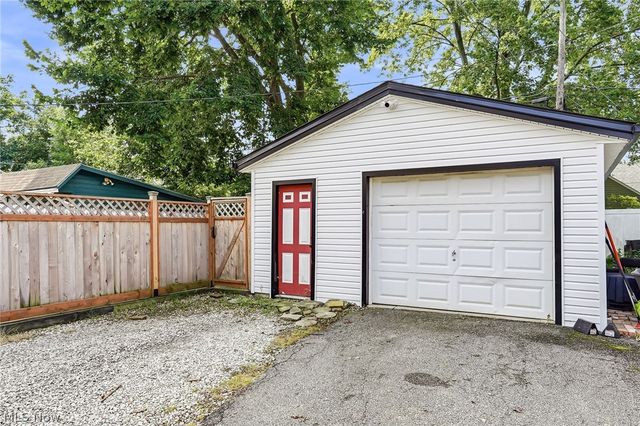 109 Stanford Avenue, Elyria, OH 44035