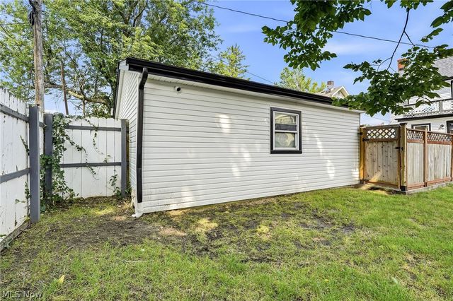 109 Stanford Avenue, Elyria, OH 44035