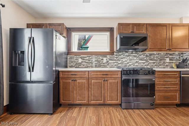 109 Stanford Avenue, Elyria, OH 44035
