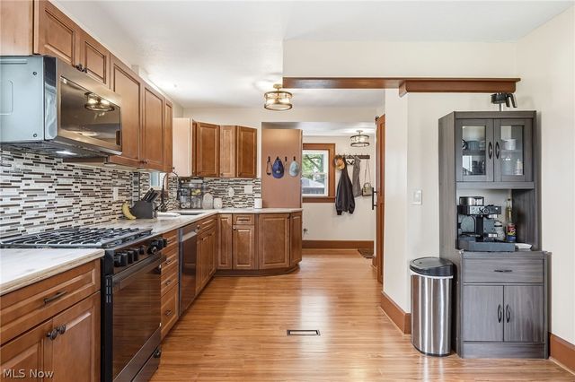 109 Stanford Avenue, Elyria, OH 44035