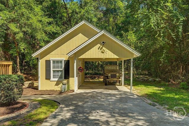 90 Brisbon Hall Drive, Richmond Hill, GA 31324